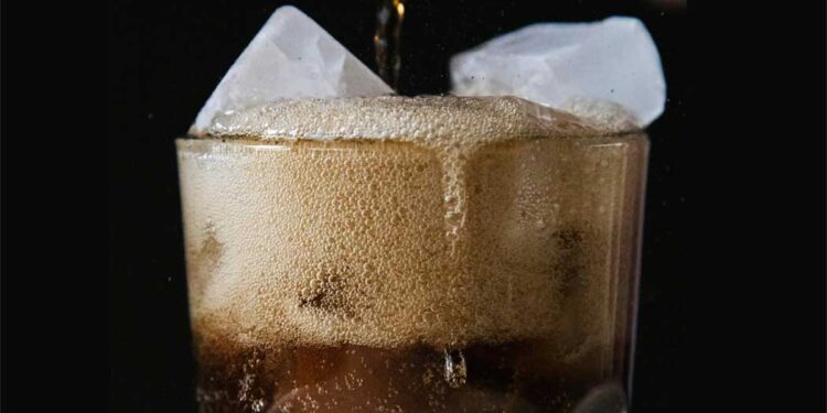 تاثير المشروبات الغازية على النوم